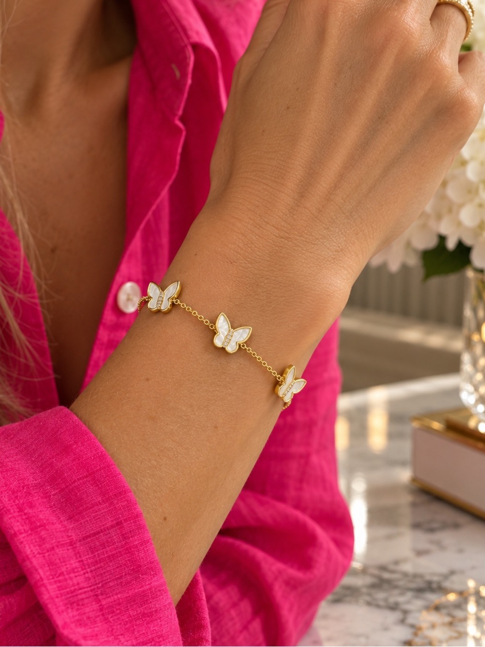 14K Mother-of-Pearl Bracelet - Picture 3 of 10